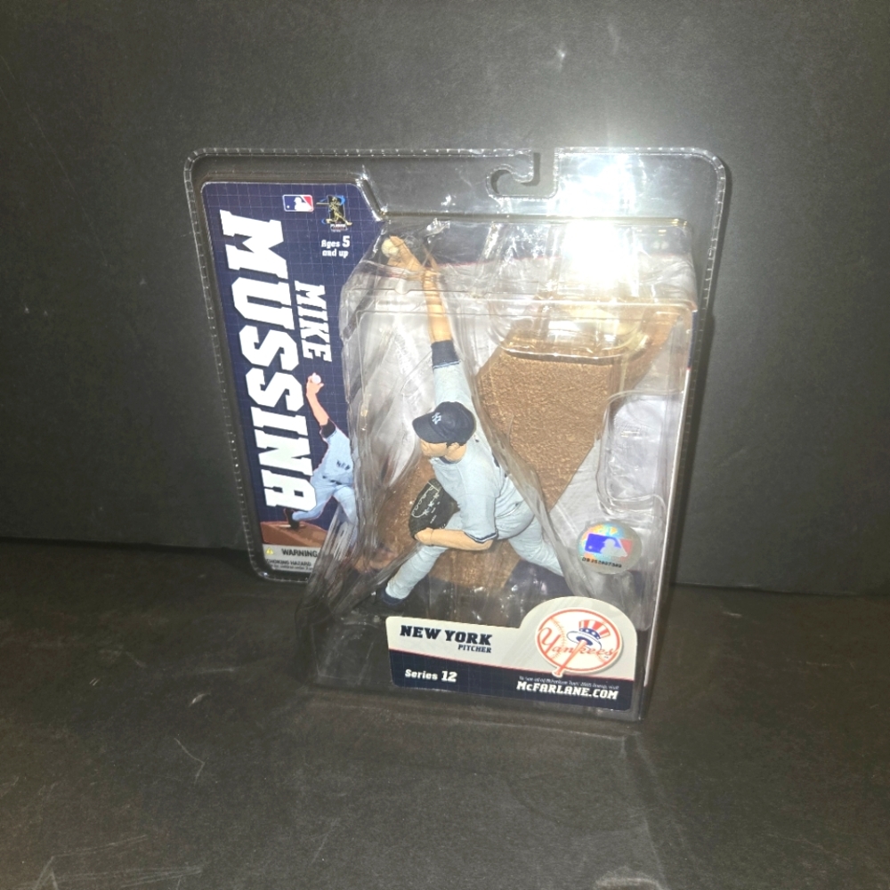 RARE NEW MIKE MUSSINA NEW YORK YANKEES SERIES 12 MCFARLANE FIGURINE NIB